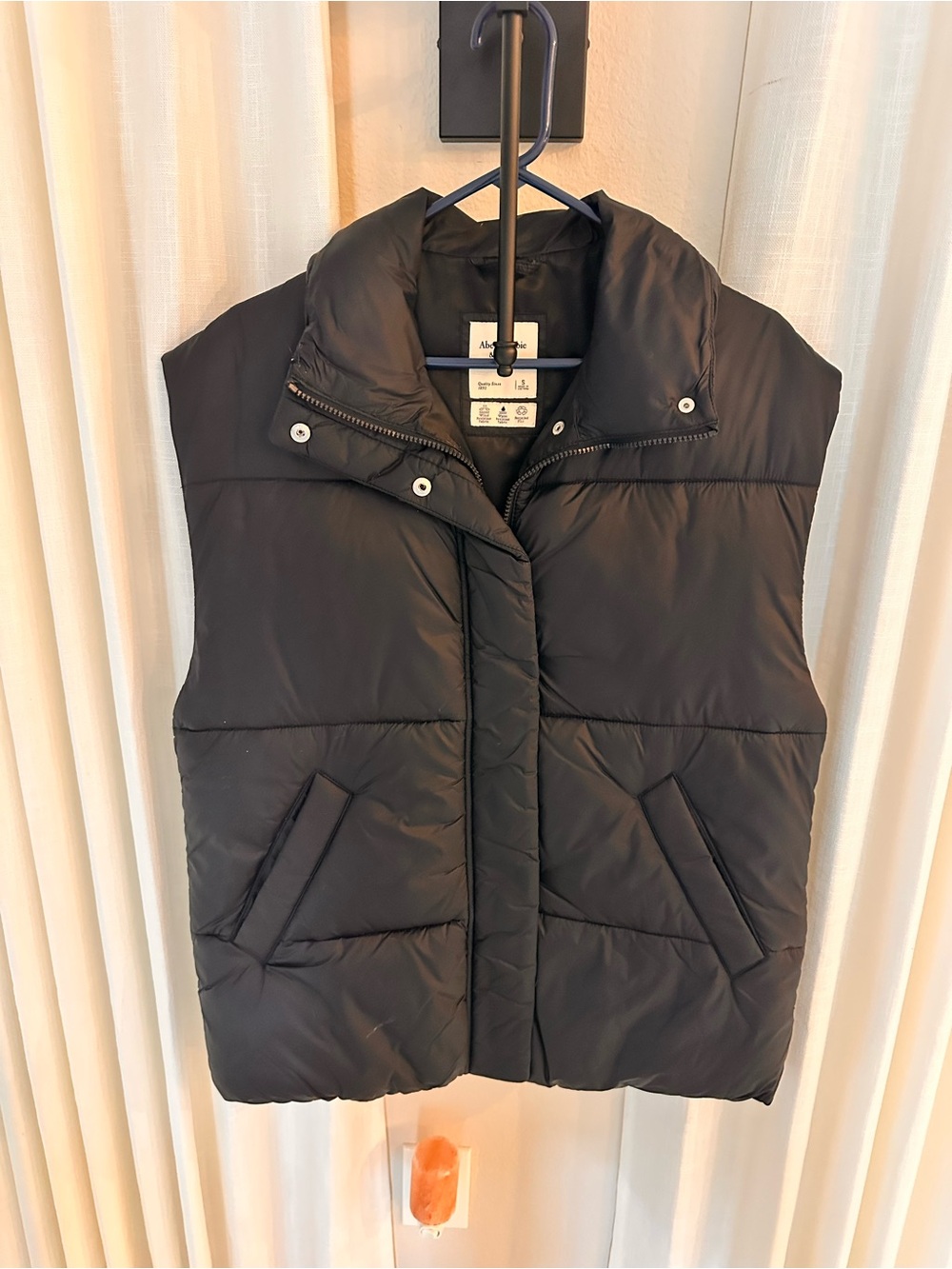 Abercrombie & Fitch Black Quilted Puffer Vest